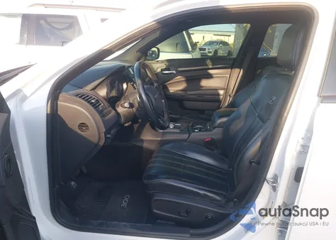 2015 Chrysler 300 S z USA, uszkodzony, nr VIN 2C3CCABG3FH921903